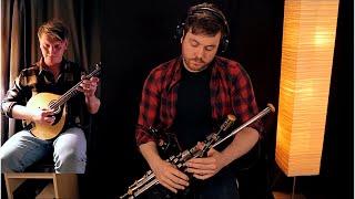 Uilleann pipes & Mandolin (Reel) Rolling in the Barrel