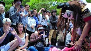 夏は異世界！京都、貴船神社に現れた大蛇の迫力に衝撃＆感動する外国人観光客！初来日で人生初のお祭り！海外の反応