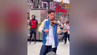 Henry Lau - Despacito Violin Busking so cool 