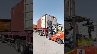 Cargo offloading using forklift