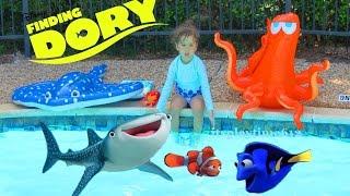 FAMILY FUN TIME WITH FINDING DORY POOL TOYS | Video 571