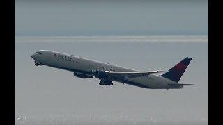 Delta Boeing 767-400 take off from Nice Côte d'Azur Airport