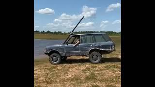 Watch A Range Rover SUV Fitted With Snorkel Drive Completely Underwater Like A Pro