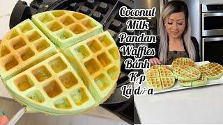 Bánh kẹp lá dứa giòn rụm chia sẻ hai công thức bí quyết dùng sữa và bột gạo. Coconut Pandan waffles