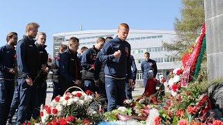 «Урал» возложил цветы к памятнику воинам-спортсменам