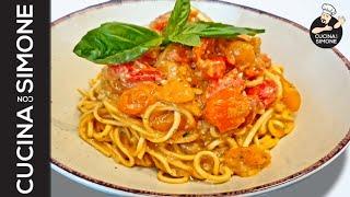 La Pasta con Pesto di Melanzane e pomodorini. Una piatto buonissimo con pochi soldi.