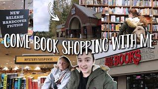 come book shopping with me in lake forest park  (book shopping vlog and a book haul feat. my mom)