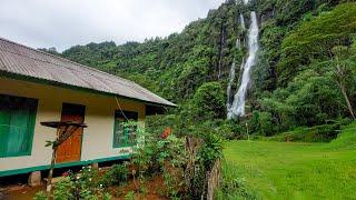 Hidup di desa,, Rumah dengan halaman curug begitu indah