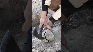 Treasure in closed a rocks / كنوز وسط الصخور #adventure  #gold #ذهب #detecting #chasse_au_trésor