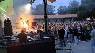 The Hooters "Johnny B." live am 25.07.2024 in Bad Nauheim die Trinkkuranlage tobt bis 22:22 Uhr