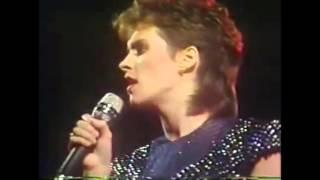 Sheena Easton - So Much In Love (Live '84)