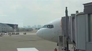 羽田空港発伊丹空港行　ノーカット　ANA17便　9：00発　炎天下エンジン無きB-787がずらり並ぶ羽田