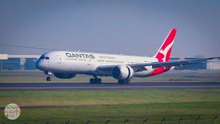 QANTAS Boeing 787 landing in Santiago. Plane spotting at Pudahuel [SCL] airport.