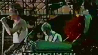 The B-52's Mesopotamia live - 1982