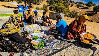 Nomadic life: building a porch platform for a nomadic house: cooking nomadic pasta