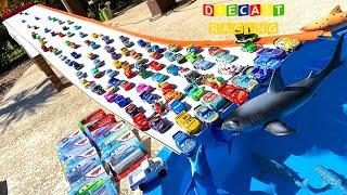 100 DISNEY CARS DIE CAST CHAMPIONSHIP WATER RAMP