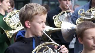 Horn flash mob at Postdamer Platz, Berlin