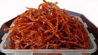 Seasoned dried shredded squid (ojingeochae muchim: 오징어채무침)