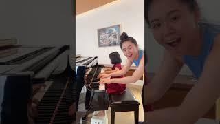 pas di perut makan nya piano ya?