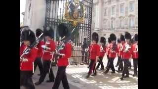 They're Changing Guard At Buckingham Palace, says Alice!