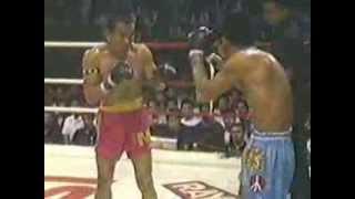 Samransak VS Chamuekpet WAR "Great Muay Thai"