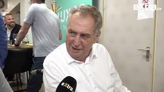 Zeman pojede na dovolenou k postřelenému Ficovi. Sám se atentátu nebojí, za zády má ostré bodyguardy