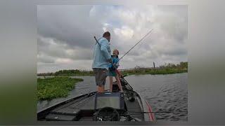 Dad and daughter share priceless moment while fishing