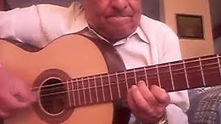 CARLOS LEÓN VALDEZ,  interpreta en un sólo de guitarra HUÉRFANO PAJARILLO