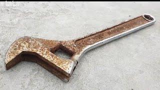 Forging a 50-Year-Old Rusty Wrench into a Razor-Sharp Knife | Incredible Transformation