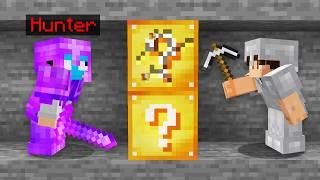 Surviving a Lucky Block Hunter in Minecraft…