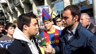 elBarretines "sorprende" en directo a Antonio Esteve en el Bernabeu con una barretina merengue/culer