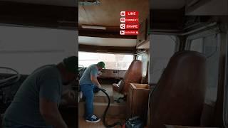 First round of cleaning on our 1978 Southwind RV! #rvlifestyle #rvlife #dothingsyoudontwanttodo