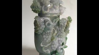 Chinese Jade Carved Mini Grape on Vase Jar Display cs468