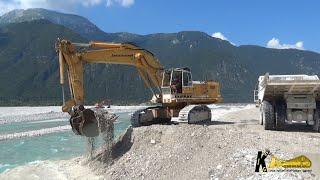 BIG EXCAVATOR LIEBHERR 974 Digging Gravel Cab View