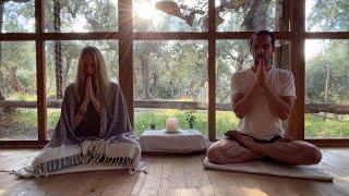 Solo Chanting - Ashtanga Yoga Opening Mantra - with Tom & Julia Austin