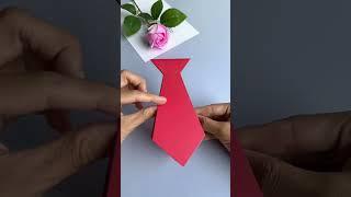 Prepare this tie greeting card for Dad in advance on Father's Day. It is very simple and full of bl