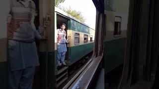 Millat express 18down arriving mandi bahauddin station