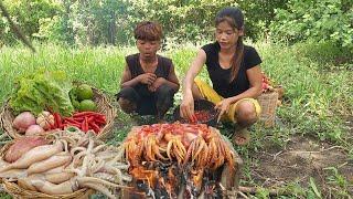 Squid roast hot spicy chili roasted So delicious food for dinner, Survival cooking in forest