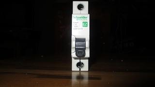 Автоматический выключатель Schneider Electric Easy9