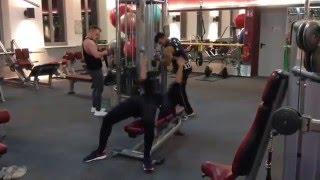 Funny Gym Video : How a Guy Making Workout in the gym with lot of fun