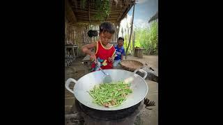 Adorable Little chef Bath fried Yard Long Bean recipe , Rural life village