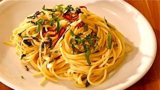 Spaghetti Aglio Olio e Peperoncino-Spaghetti mit Knoblauch-Chili-Sauce--Schnelle Pasta Sauce