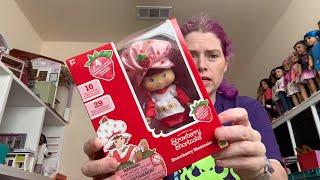 Unboxing multi jointed Strawberry Shortcake mini Doll- Dolly Dreams Ep 902