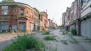 Exploring the Abandoned Ruins of America's Oldest Mall from 1818