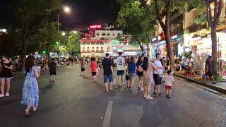 Hoan Kiem Lake, Hanoi, Vietnam