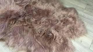 Close up of the Quattro icelandic Sheepkin Rug in rose PInk