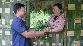 A Flower on a Beautiful Day - A Couple in Love Returns to Their Teenage Years - Ly Tu That