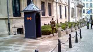 #aFewMinutes: at Grand Ducal Palace, where soldiers perform guard duties (Luxembourg) 04/2012