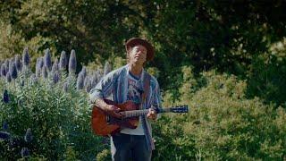 Amos Lee - Hold On Tight (Acoustic Video)