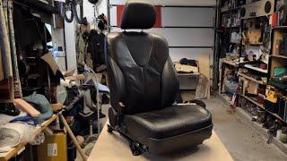 Перетяжка сиденья от автомобиля Toyota Camry. Seat repair from a Toyota Camry car.